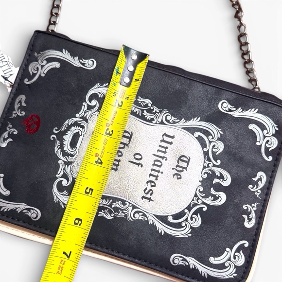 Disney Evil Queen Spell Book crossbody/shoulder bag Snow White & Seven Dwarfs - Picture 7 of 10